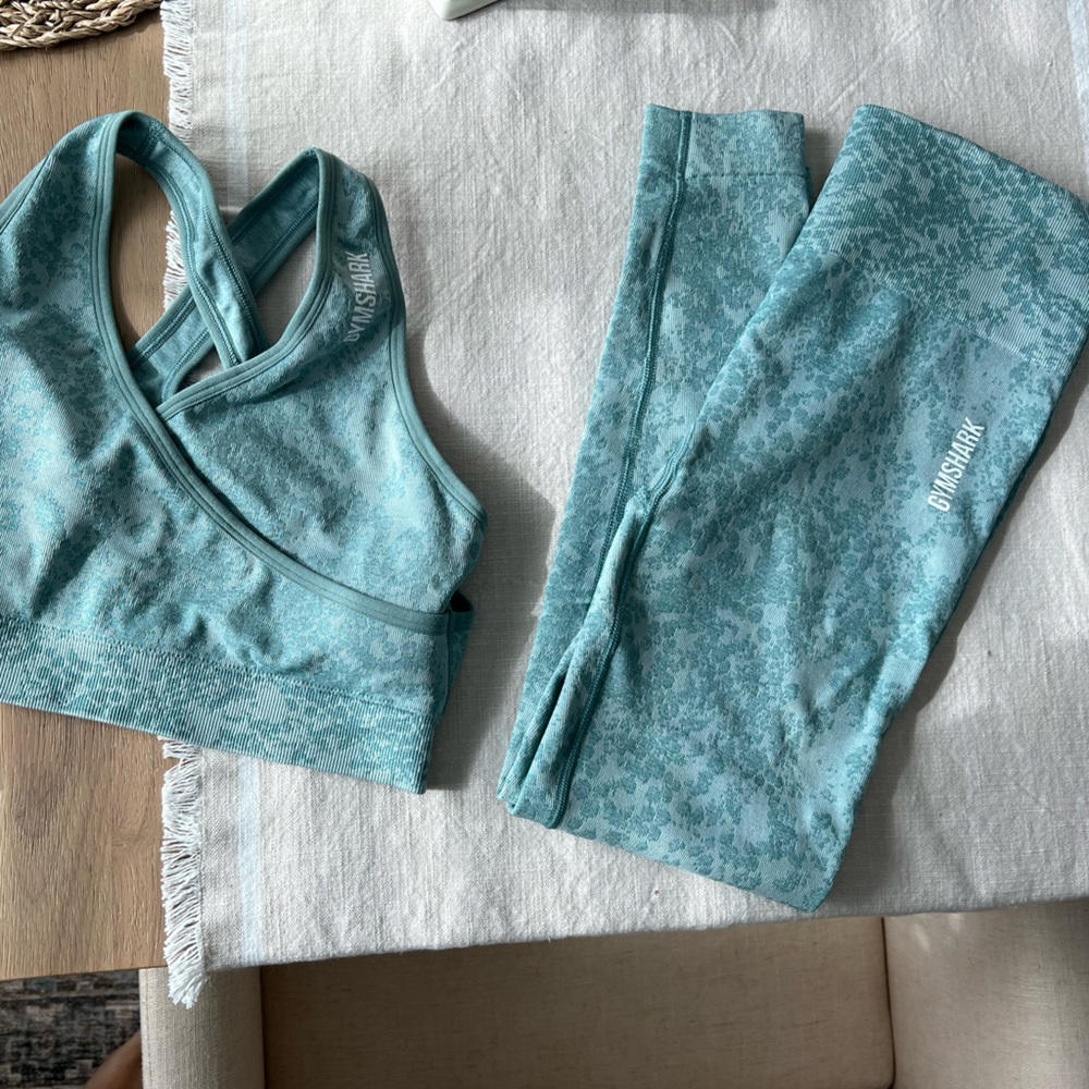 Gymshark Adapt Animal Seamless Set (light blue) NEVER WORN